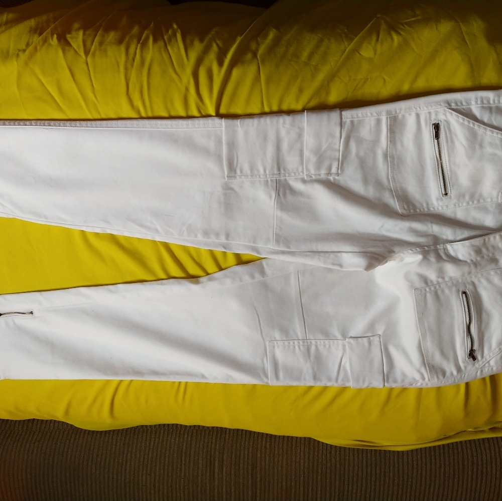 White cargo capri's